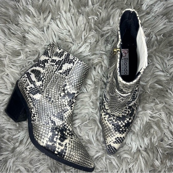Blondo Waterproof leather snake print block heel booties size 7.5 - Picture 1 of 10
